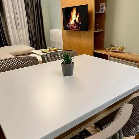아파트 Adriatic Treasure Apt, Luxury & Beachfront - By Beta Premium 골렘