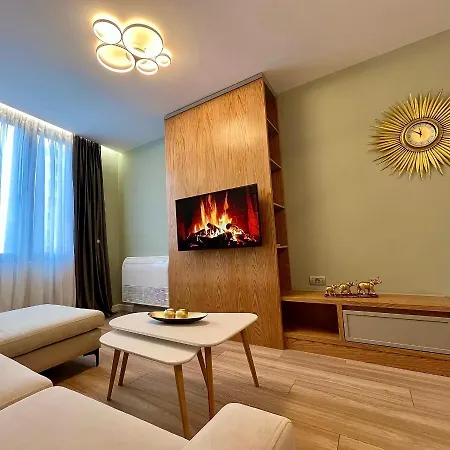 Adriatic Treasure Apt, Luxury & Beachfront - By Beta Premium Golem (Tirana)