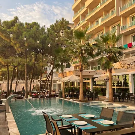 Adriatic Treasure Apt, Luxury & Beachfront - By Beta Premium Apartment Golem (Tirana)