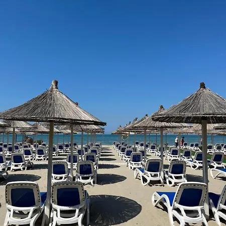 Adriatic Treasure Apt, Luxury & Beachfront - By Beta Premium Apartmán Golem (Tirana)