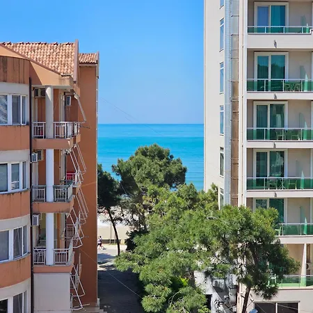 Adriatic Treasure Apt, Luxury & Beachfront - By Beta Premium Apartmán *