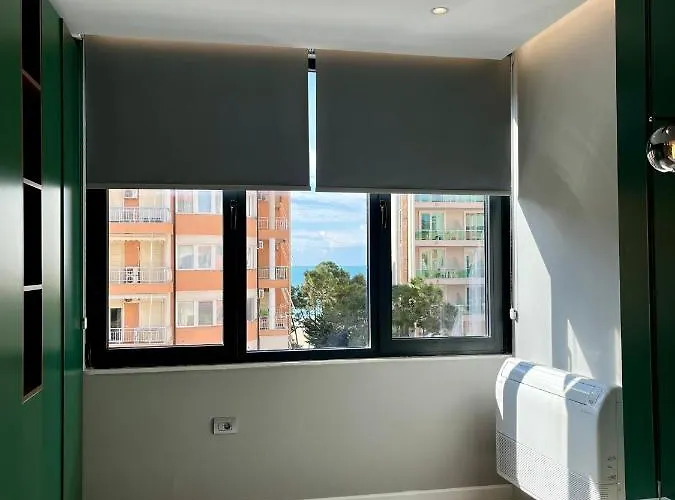 Adriatic Treasure Apt, Luxury & Beachfront - By Beta Premium