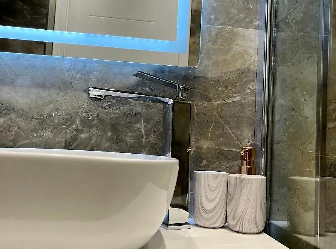 Adriatic Treasure Apt, Luxury & Beachfront - By Beta Premium アパート *