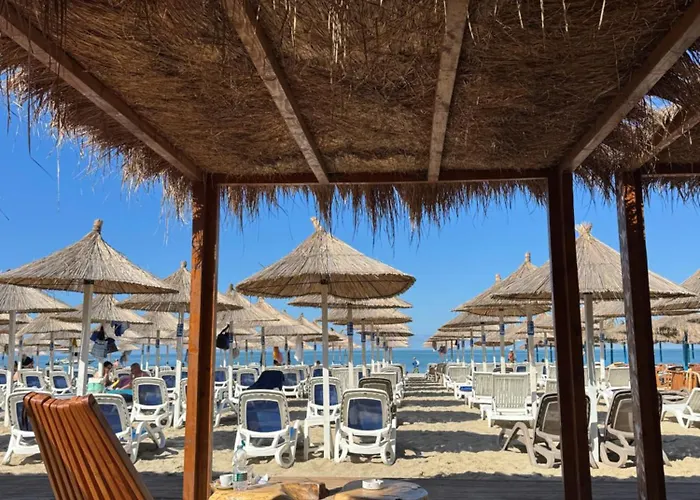 アパート Adriatic Treasure Apt, Luxury & Beachfront - By Beta Premium ゴーレム