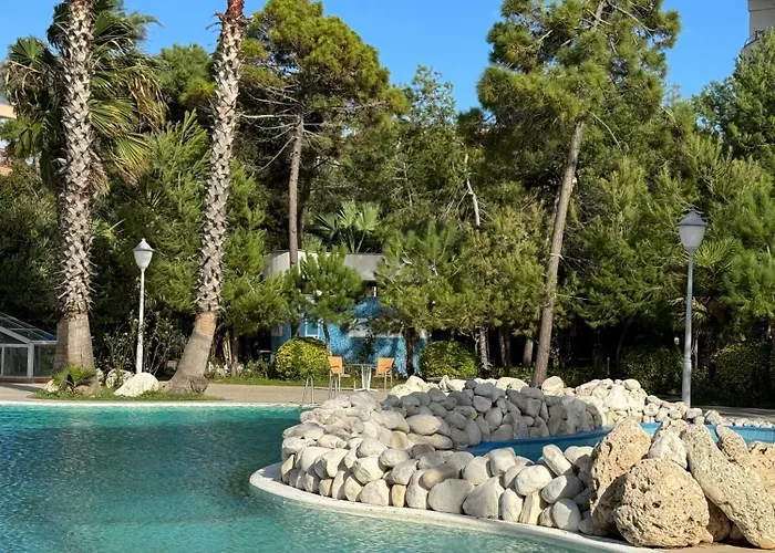 Adriatic Treasure Apt, Luxury & Beachfront - By Beta Premium Golem (Tirana)